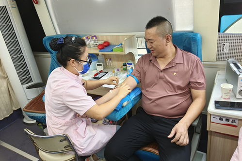 瑞金市总工会组织开展无偿献血公益活动，传递爱心与责任